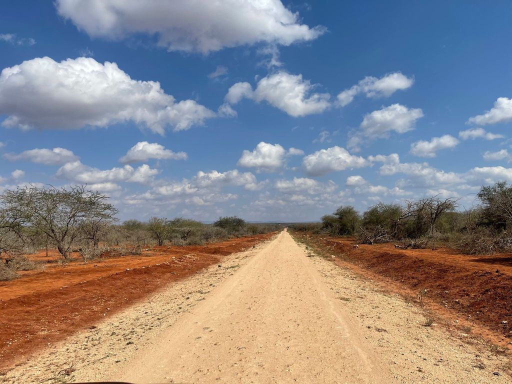 road Rukanga-Amboseli